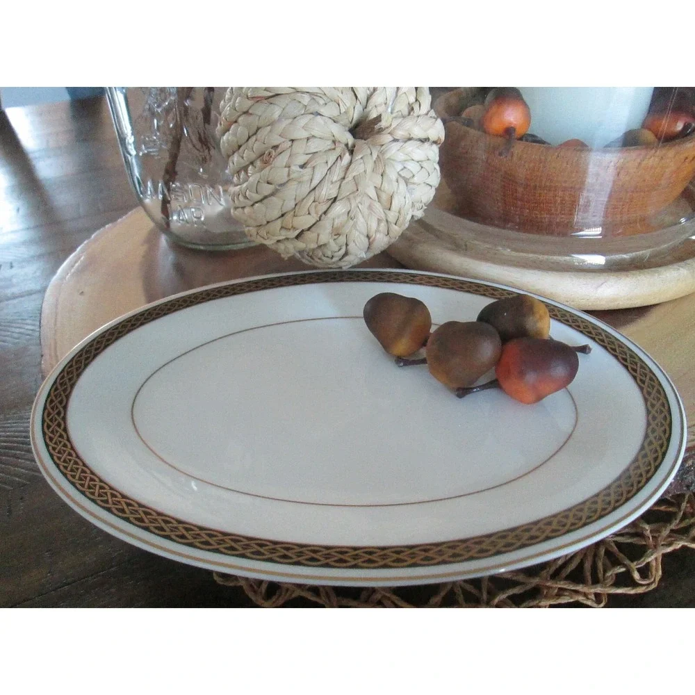 New MIKASA Pembrook CAG16 Black Gold‎ Bone China Small Oval Serving Platter